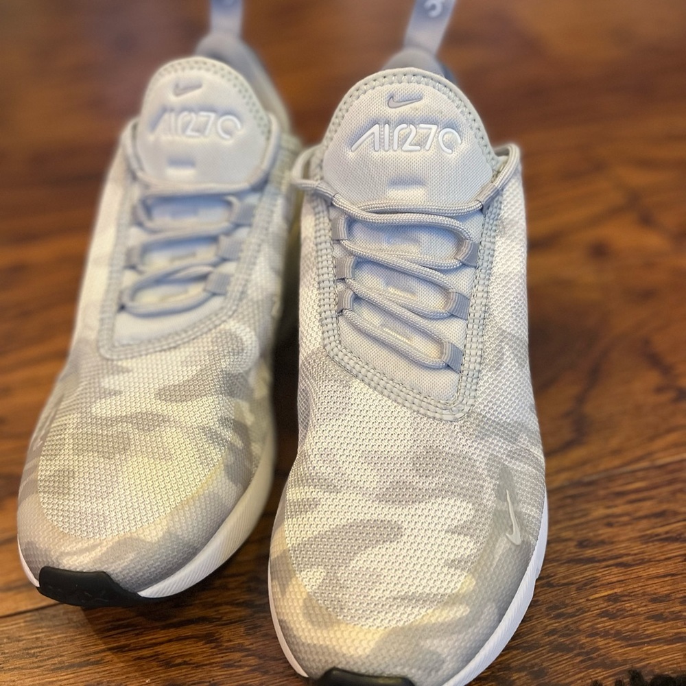 Womens Nike 270
